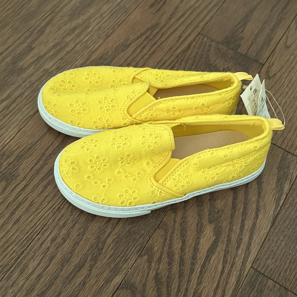 Gap slipon size 11 - Picture 1 of 1